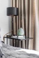 Aroma diffuser på nedsänkt spegelfot i sovrum | Online hos Northmans.se