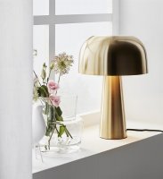 Läcker bordslampa perfekt i fönster, på byrån och i hallen - BLANCA Markslöjd | Finns hos Northmans.se