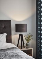 Stilren bordslampa perfekt för sidobordet, hallen och vardagsrummet - LUNDEN från Markslöjd | Handla hos Northmans.se