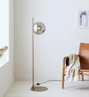 Stilren golvlampa - DIONE från Markslöjd Antik/Smoke 134,5 cm | Online hos Northmans.se