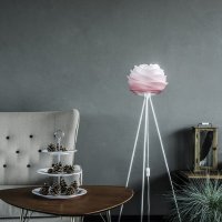 Rosa golvlampa i vardagsrum Carmina - VITA - Northmans