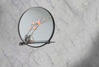 Spegel 40x40 cm med hylla - Villa Collection - Inredning online hos Northmans.se
